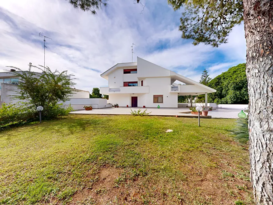 Immagine 53 di Villa in vendita  in Via Venosa 5 a Lecce