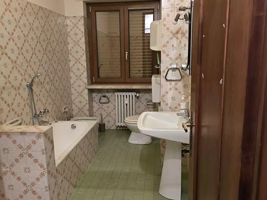 Immagine 13 di Trilocale in vendita  in Via Giacomo Leopardi 16 a Erba