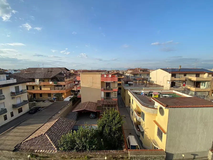 Immagine 14 di Mansarda in vendita  a Giugliano In Campania