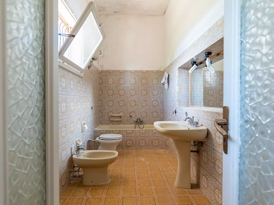 Immagine 46 di Villa in vendita  in Via Camaiore 2 a Lecce