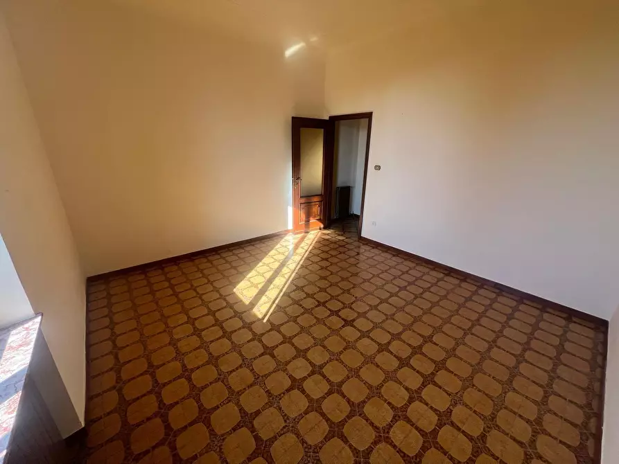 Immagine 11 di Bilocale in vendita  in Strada per Olcenengo 26 a Vercelli