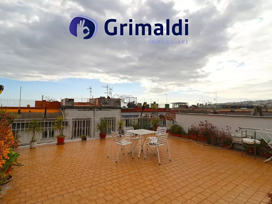 Immagine 32 di Quadrilocale in vendita  in Via Chiatamone a Napoli