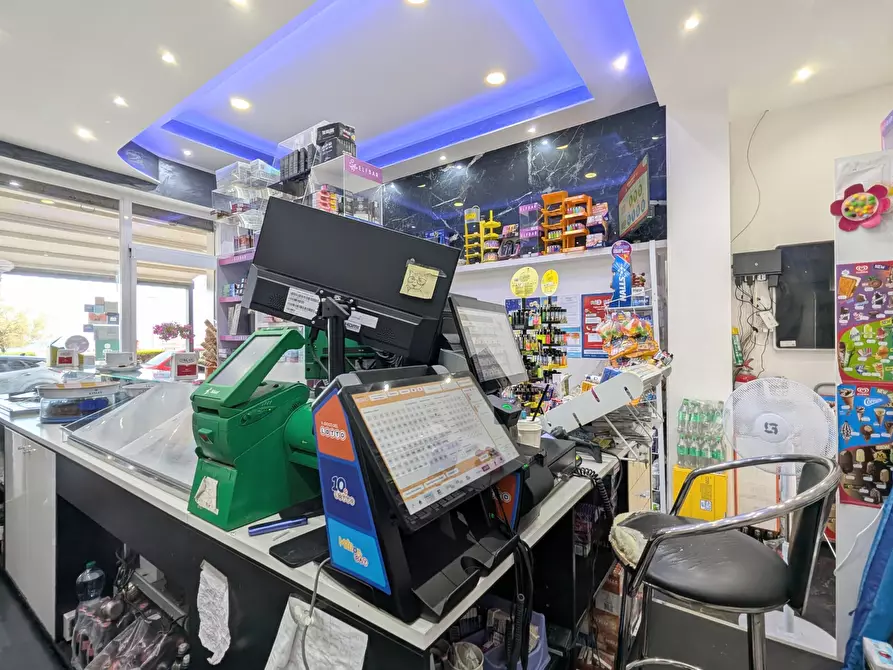 Immagine 8 di Bar / Ristorante in vendita  in Viale Giacomo Matteotti 68 a Nettuno