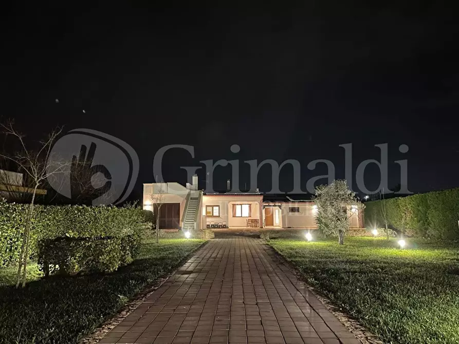 Immagine 10 di Villa in vendita  in strada vicinale contrada pontuso a Matino