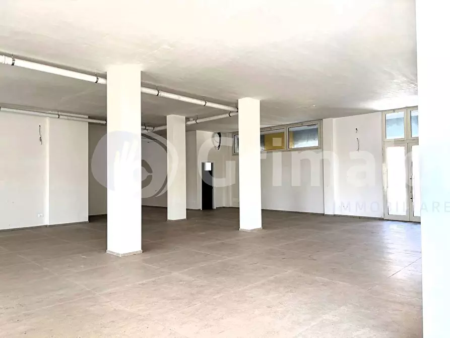 Immagine 3 di Showroom in vendita  in via lepanto a Gallipoli