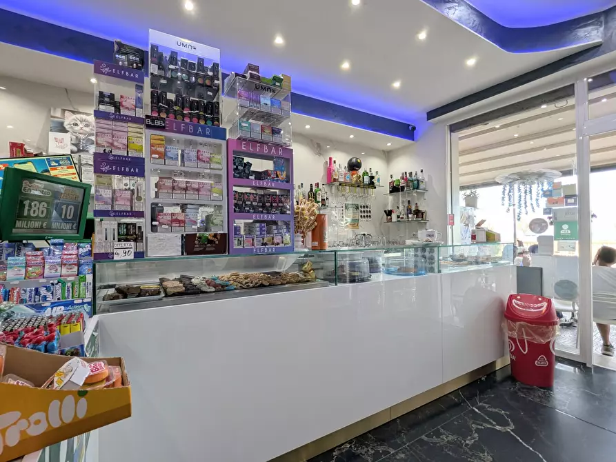 Immagine 3 di Bar / Ristorante in vendita  in Viale Giacomo Matteotti 68 a Nettuno
