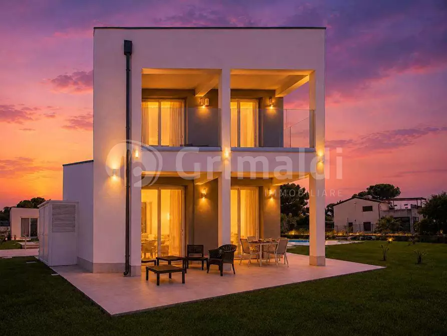 Immagine 17 di Villa in affitto  a Siracusa