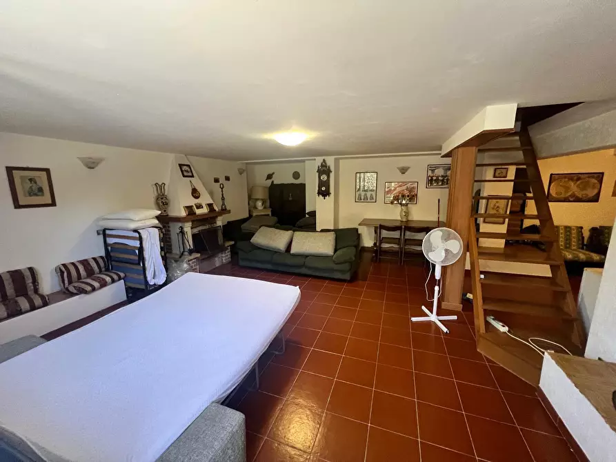 Immagine 11 di Porzione di casa in vendita  in Via delle Ninfe 16 a Anzio