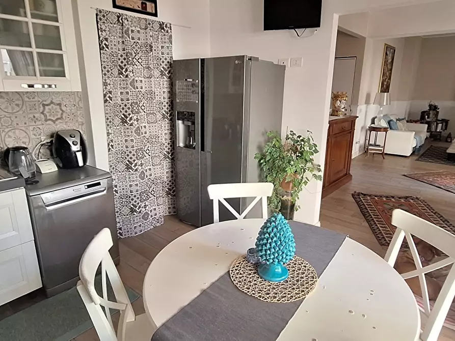 Immagine 8 di Quadrilocale in vendita  in Via dei Fiori 1 a Messina