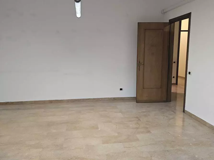 Immagine 14 di Trilocale in vendita  in Via Giacomo Leopardi 16 a Erba