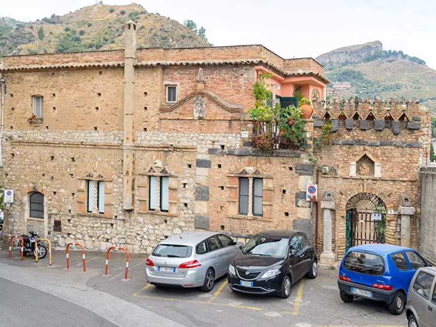 Immagine 3 di Appartamento in vendita  in Via Fontana Vecchia 5 a Taormina