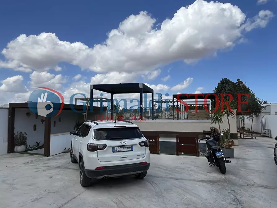 Immagine 4 di Magazzino in vendita  in Viale Giovanni Paolo II 71 a Lecce