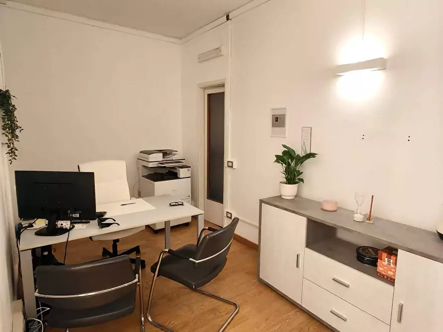 Immagine 1 di Ufficio in affitto  a Vercelli
