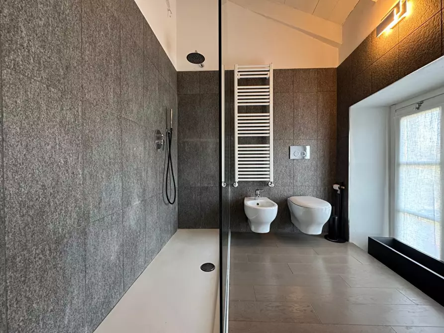 Immagine 12 di Bilocale in affitto  in Via Giuseppe Garibaldi 7/A a Montano Lucino