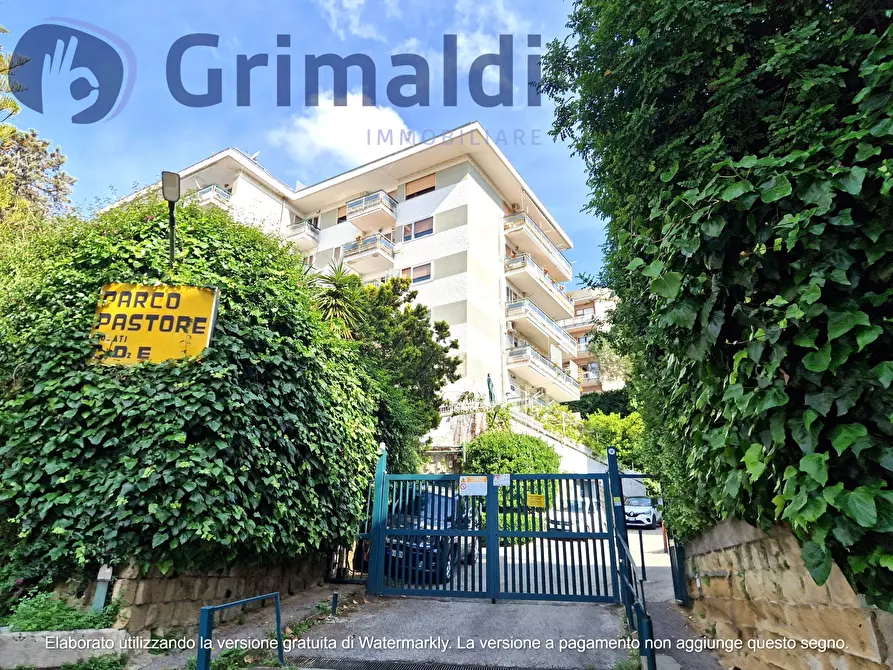 Immagine 6 di Pentalocale in vendita  in Via Pietro Castellino 141 a Napoli