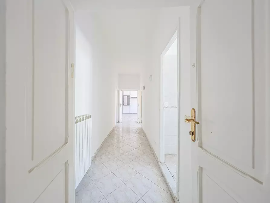Immagine 5 di Quadrilocale in vendita  in Corso Vittoria Colonna 56 a Marino