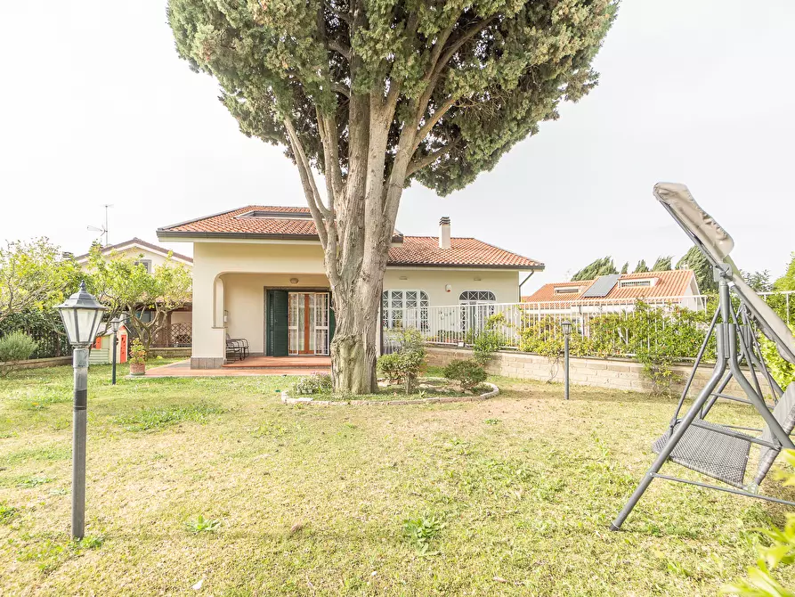 Immagine 9 di Villa in vendita  in Via Moricone a Albano Laziale