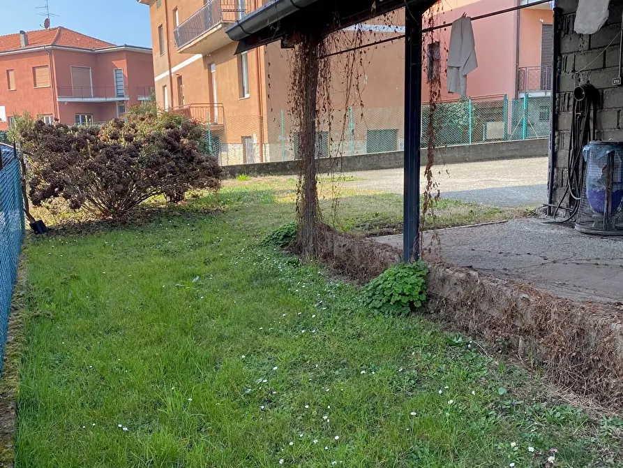 Immagine 11 di Casa indipendente in vendita  a Como