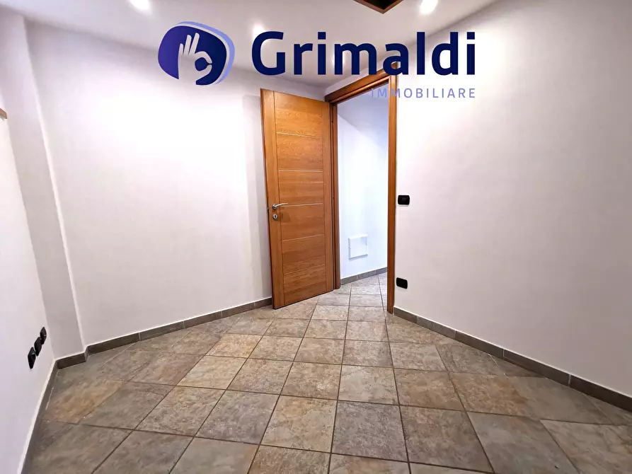 Immagine 13 di Bilocale in vendita  a Pozzuoli