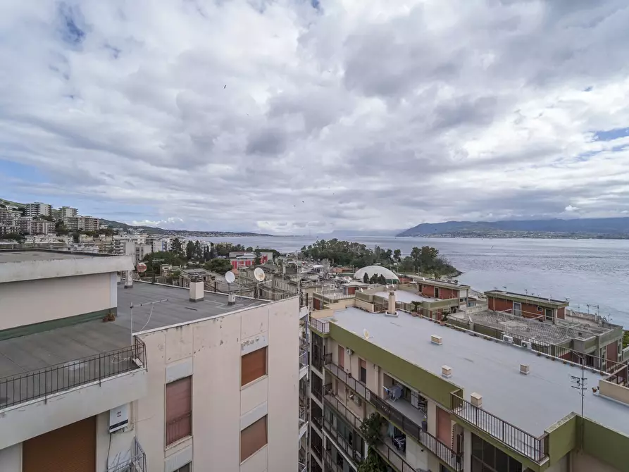 Immagine 35 di Attico in vendita  a Messina