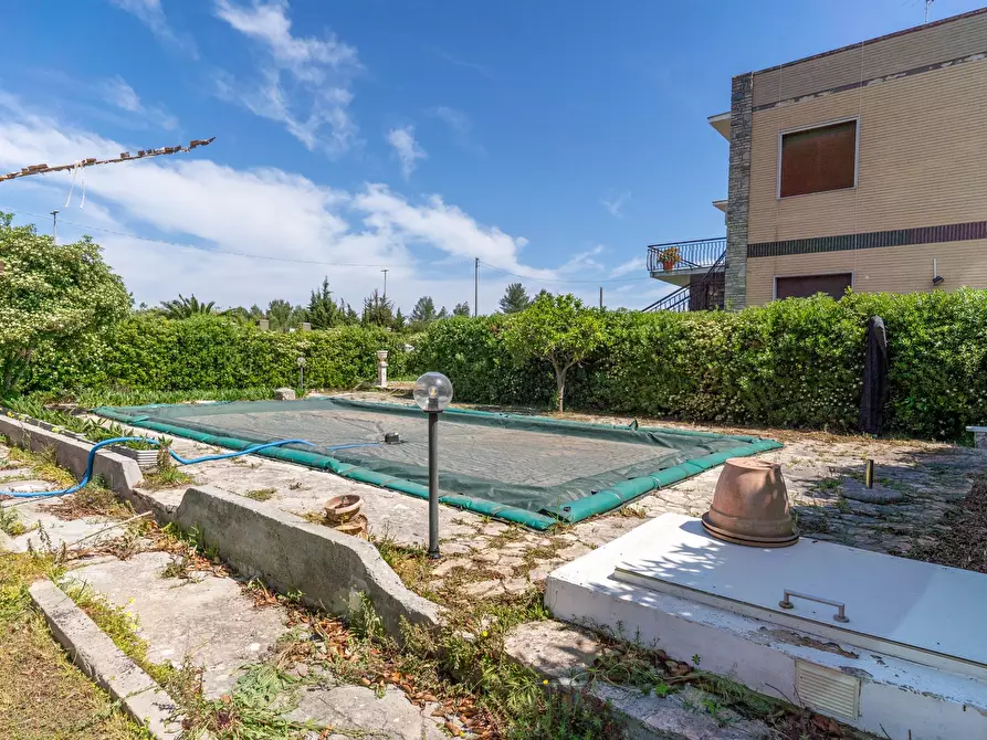 Immagine 31 di Villa in vendita  in Via Camaiore 2 a Lecce