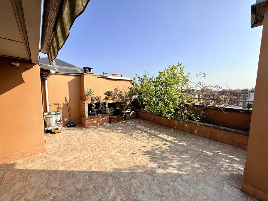 Immagine 3 di Attico in vendita  in Via Carnia 20 a Milano