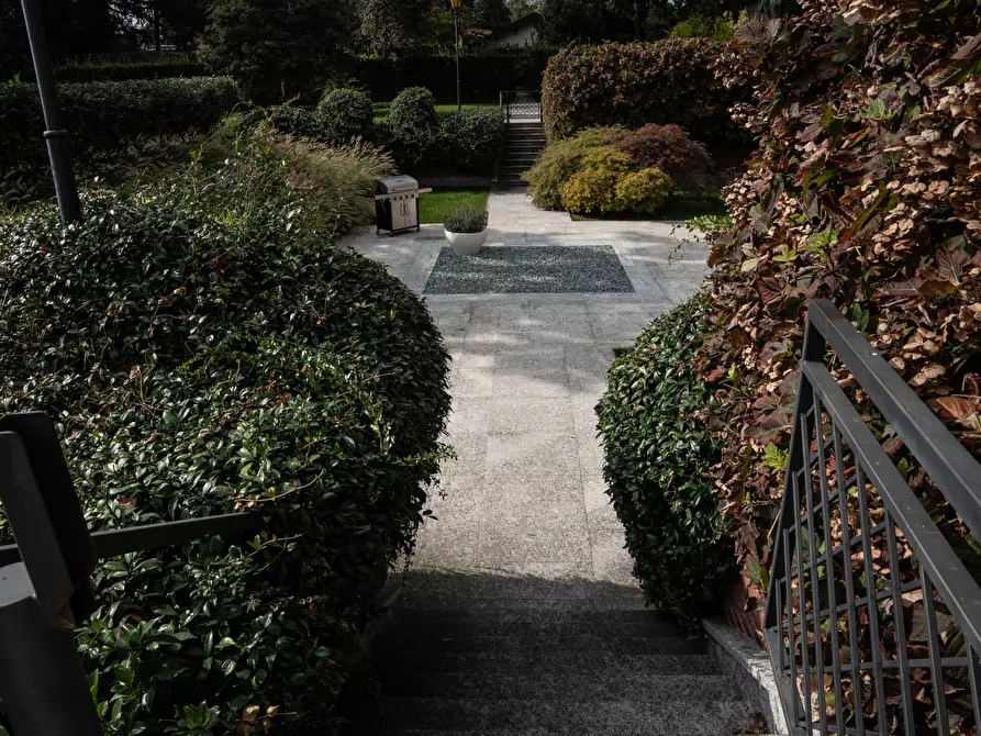 Immagine 7 di Pentalocale in affitto  in Via Vittorio Veneto 5 a Fino Mornasco