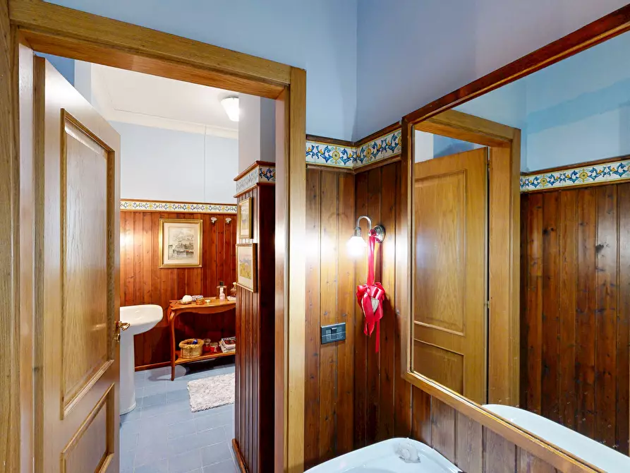 Immagine 43 di Villa in vendita  in Via Venosa 5 a Lecce