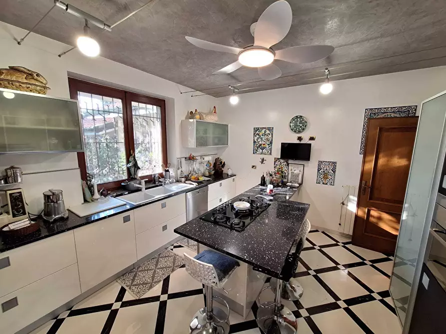 Immagine 16 di Villa in vendita  a Caresanablot