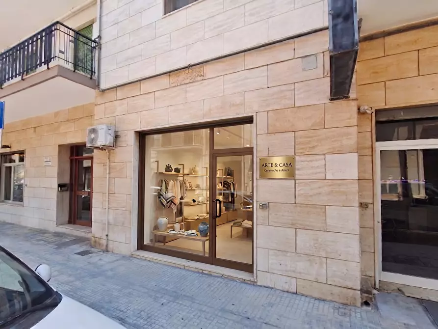 Immagine 2 di Locale commerciale in affitto  in Via Giovanni Andrea Coppola 1 a Lecce