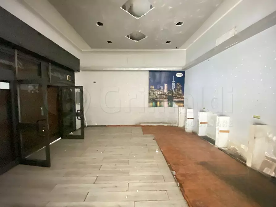 Immagine 3 di Locale commerciale in affitto  a Casavatore