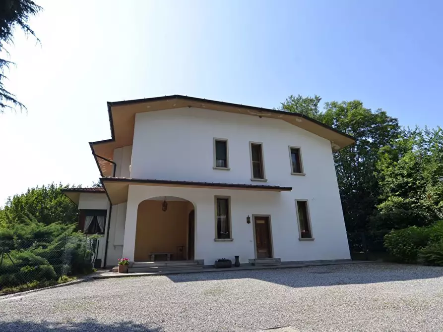 Immagine 5 di Villa in vendita  in via Lodorina 11 a Erba