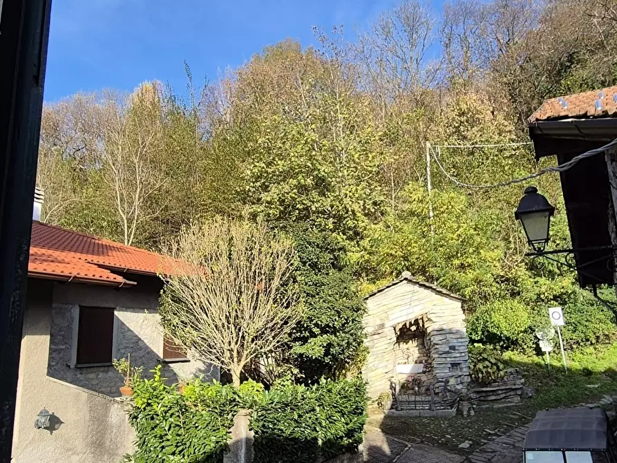Immagine 25 di Porzione di casa in vendita  a Faggeto Lario