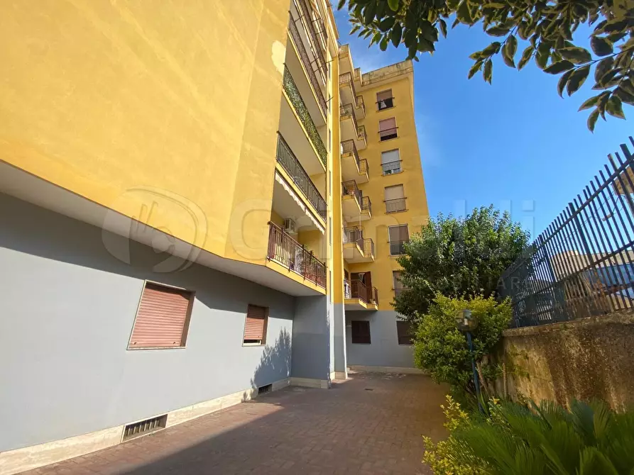 Immagine 13 di Trilocale in vendita  a Giugliano In Campania