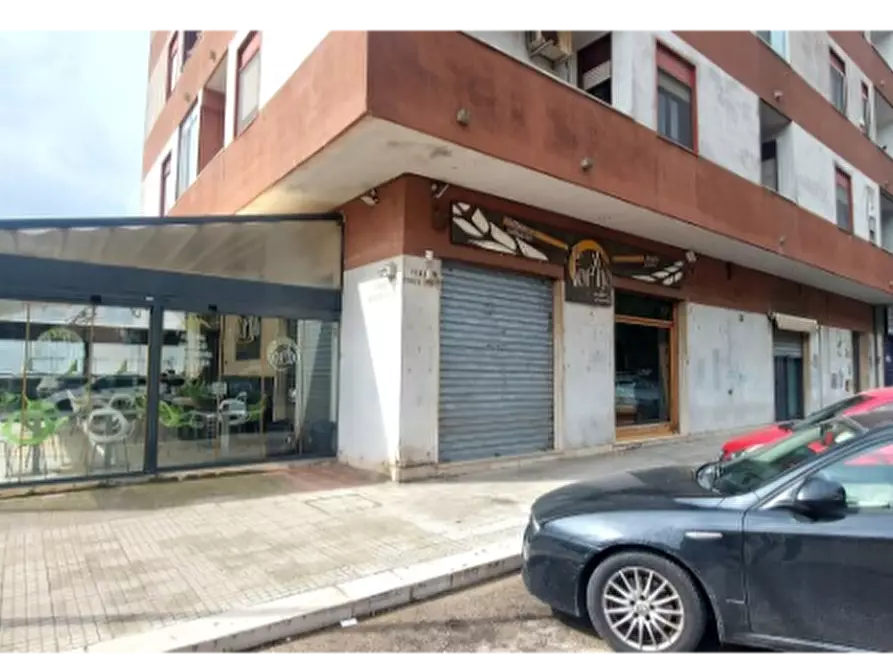 Immagine 2 di Locale commerciale in vendita  in Viale Porta Pia 5 a Brindisi