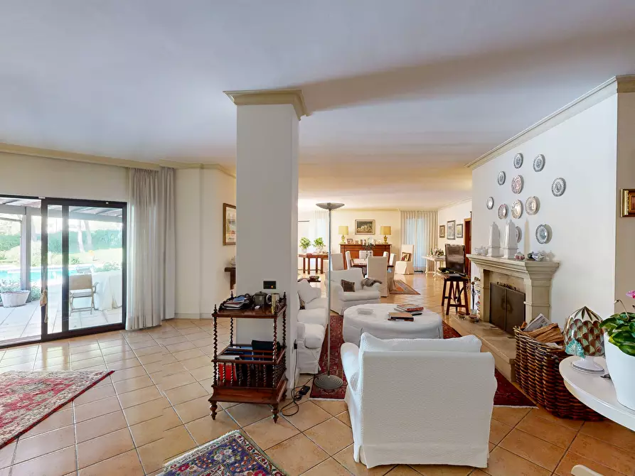 Immagine 27 di Villa in vendita  in Via Venosa 5 a Lecce