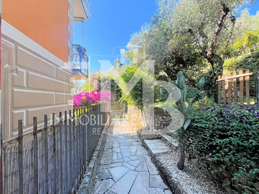 Immagine 39 di Pentalocale in vendita  in Via Privata Gilberto Govi 6 a Recco