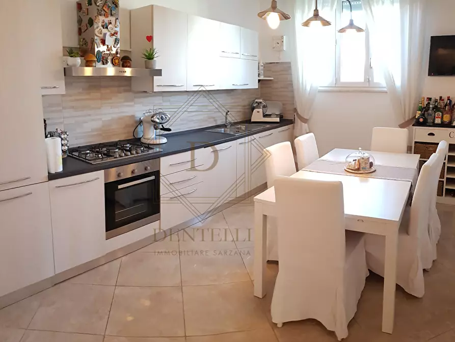 Immagine 4 di Quadrilocale in vendita  in Via Ameglia a Arcola