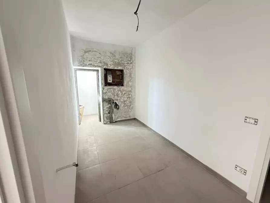 Immagine 9 di Trilocale in affitto  a Sarzana