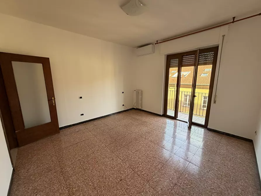 Immagine 9 di Quadrilocale in vendita  a Sarzana