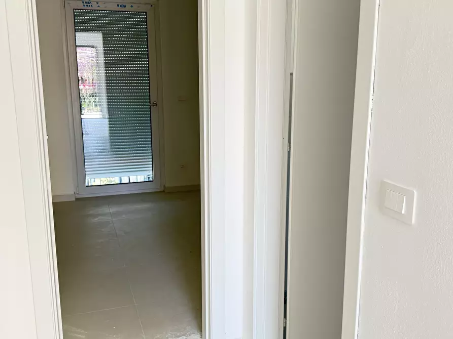 Immagine 4 di Bilocale in vendita  a Sarzana