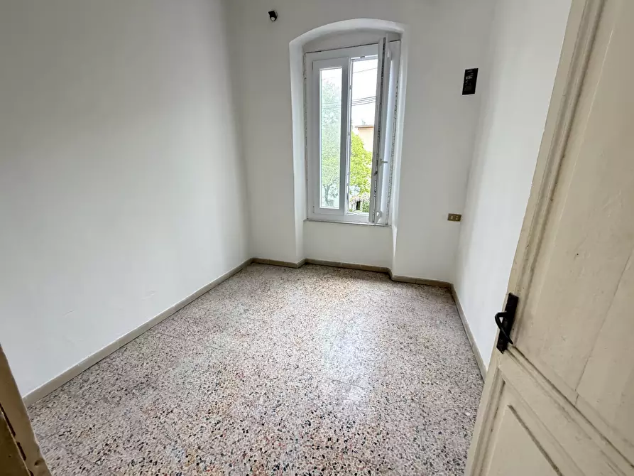 Immagine 16 di Appartamento in vendita  in Viale Giuseppe Mazzini a Sarzana