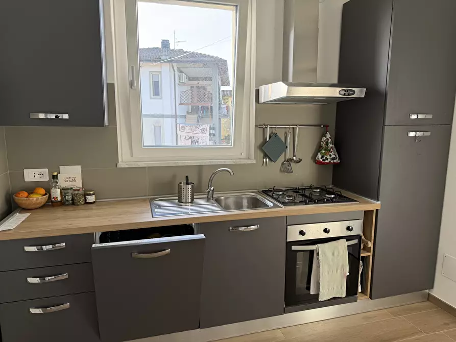 Immagine 8 di Trilocale in affitto  in via paternò a Sarzana