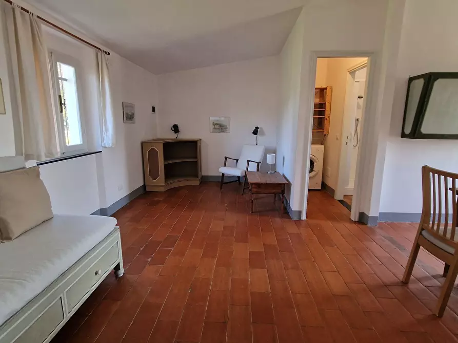 Immagine 21 di Bilocale in affitto  a Sarzana