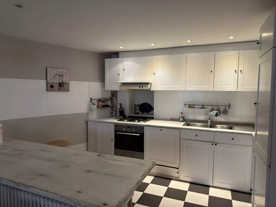 Immagine 4 di Quadrilocale in vendita  a Sarzana