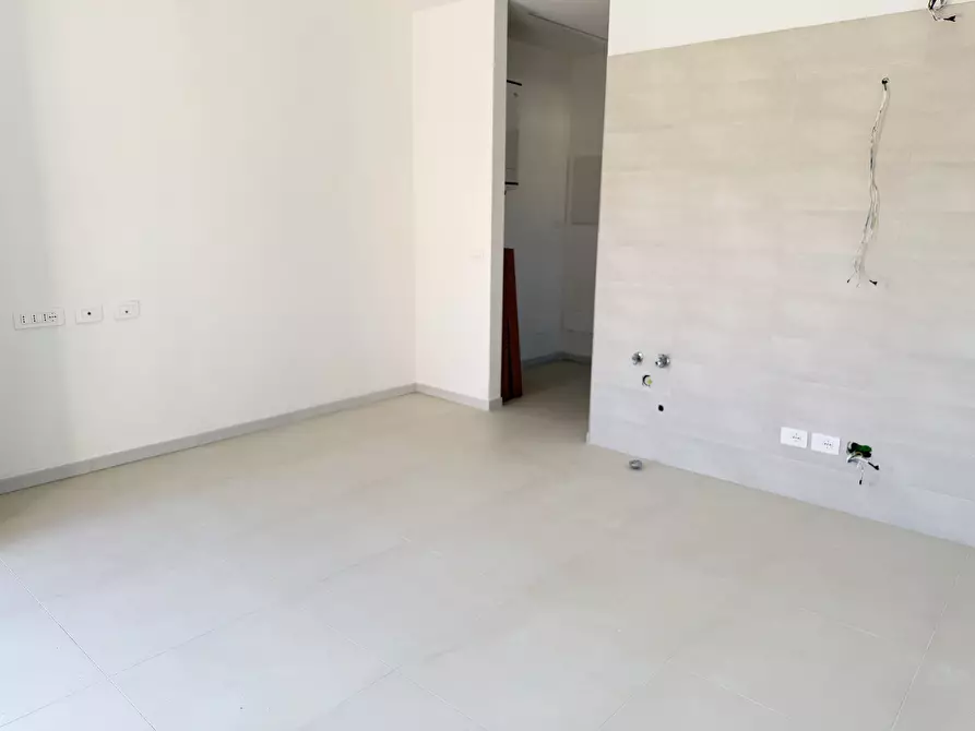 Immagine 7 di Bilocale in vendita  a Sarzana