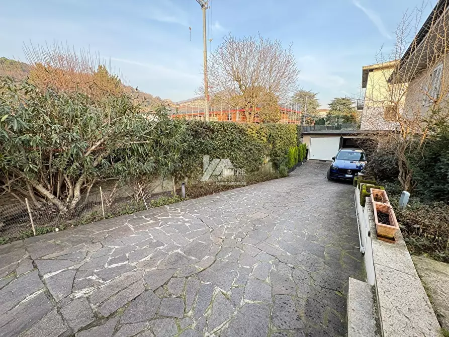 Immagine 38 di Villa in vendita  in Via Vittorio Veneto 8 a Rezzato