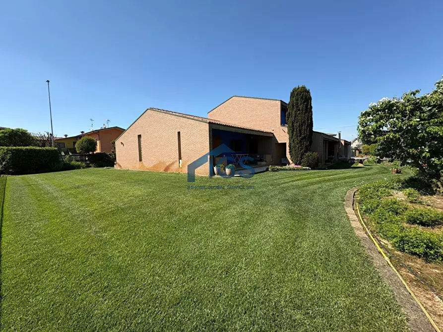 Immagine 6 di Villa in vendita  in Via Puglia 1 a Leno