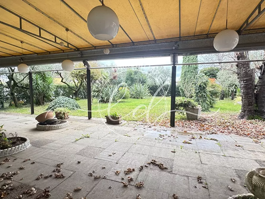 Immagine 18 di Porzione di casa in vendita  a Camaiore