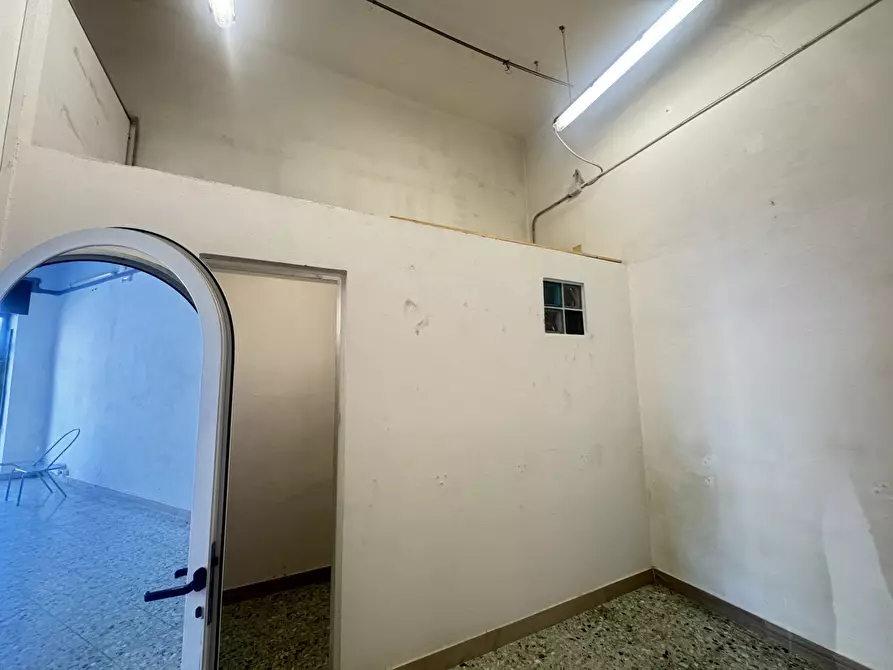 Immagine 8 di Capannone industriale in vendita  a Seravezza